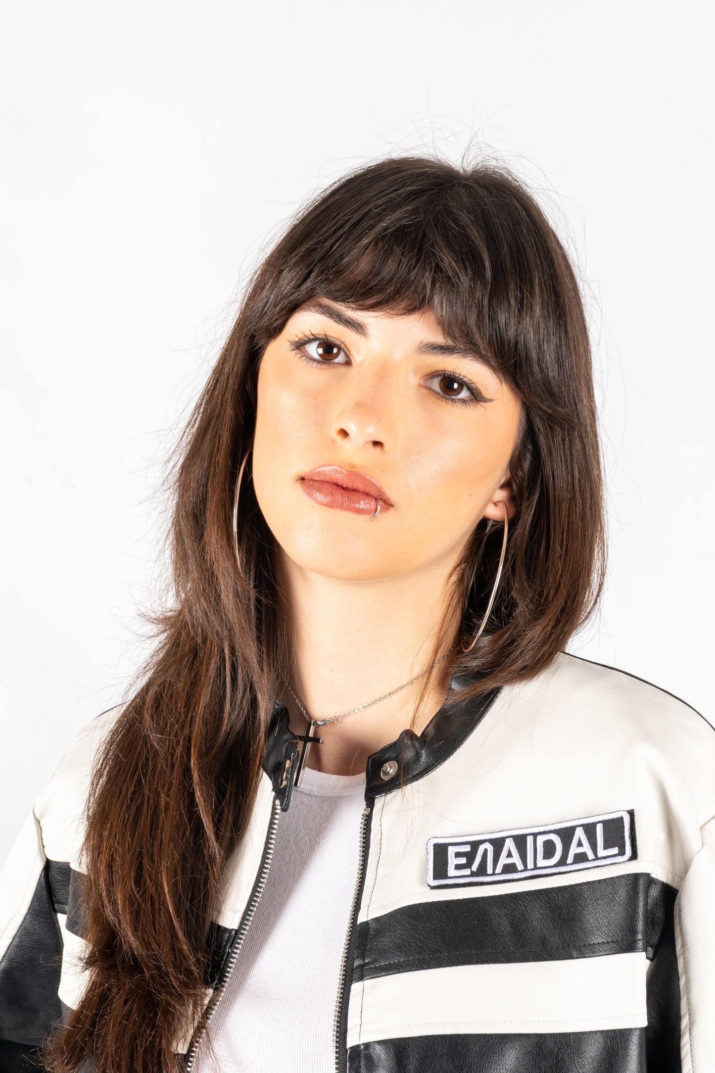 Chaqueta Corta para Mujer con Cuello Alto