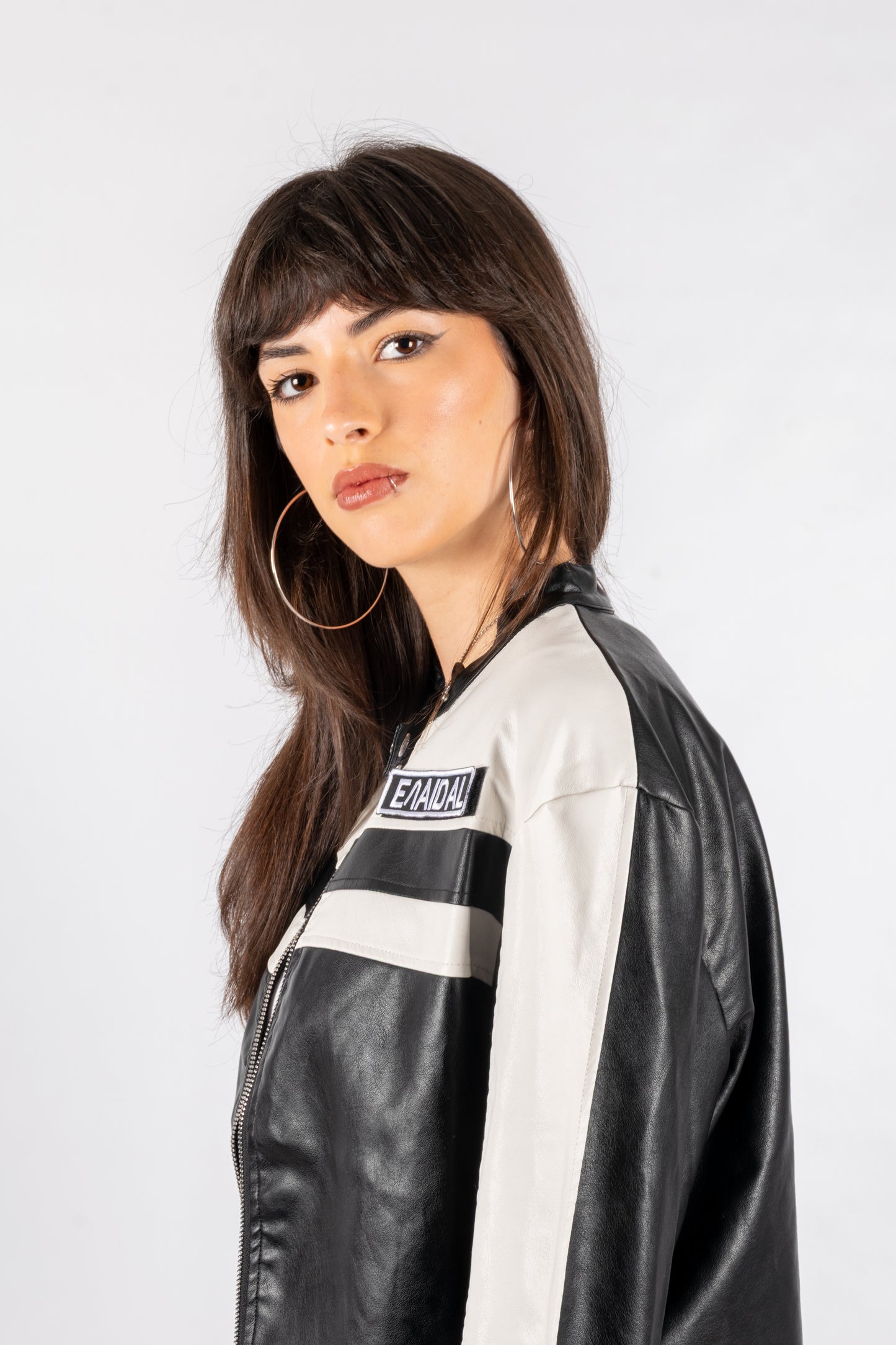 Chaqueta Corta para Mujer con Cuello Alto