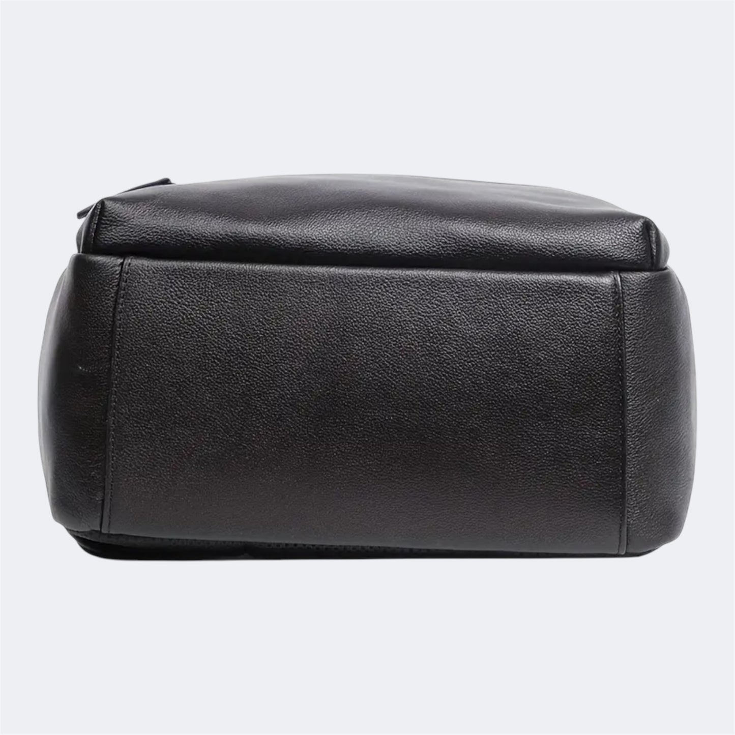 Mochila de Cuero Auténtico: Estilo y Funcionalidad