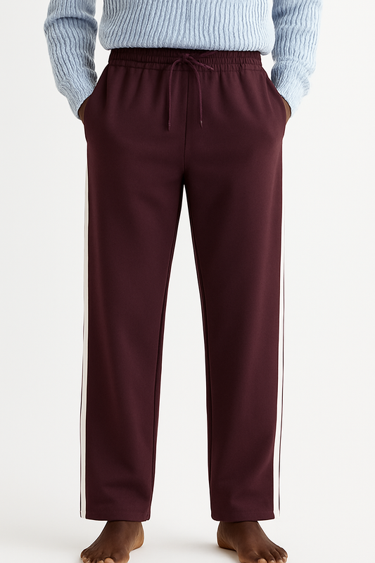 Pantalón Deportivo Burdeos con Franjas Laterales Blancas – Wide Leg Comfort