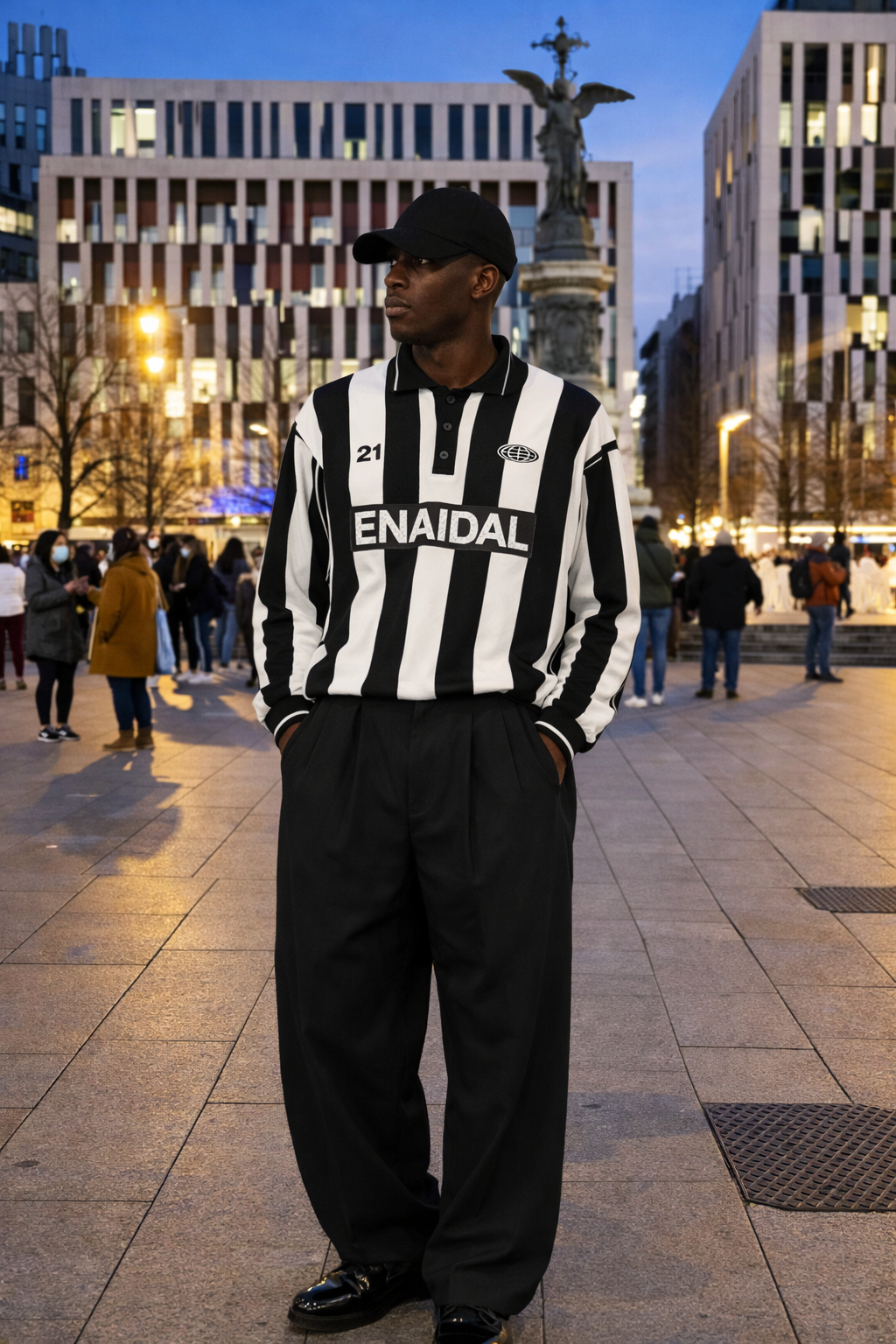 Camiseta Polo Rayas Blanco y Negro ENAIDAL – Streetwear Unisex