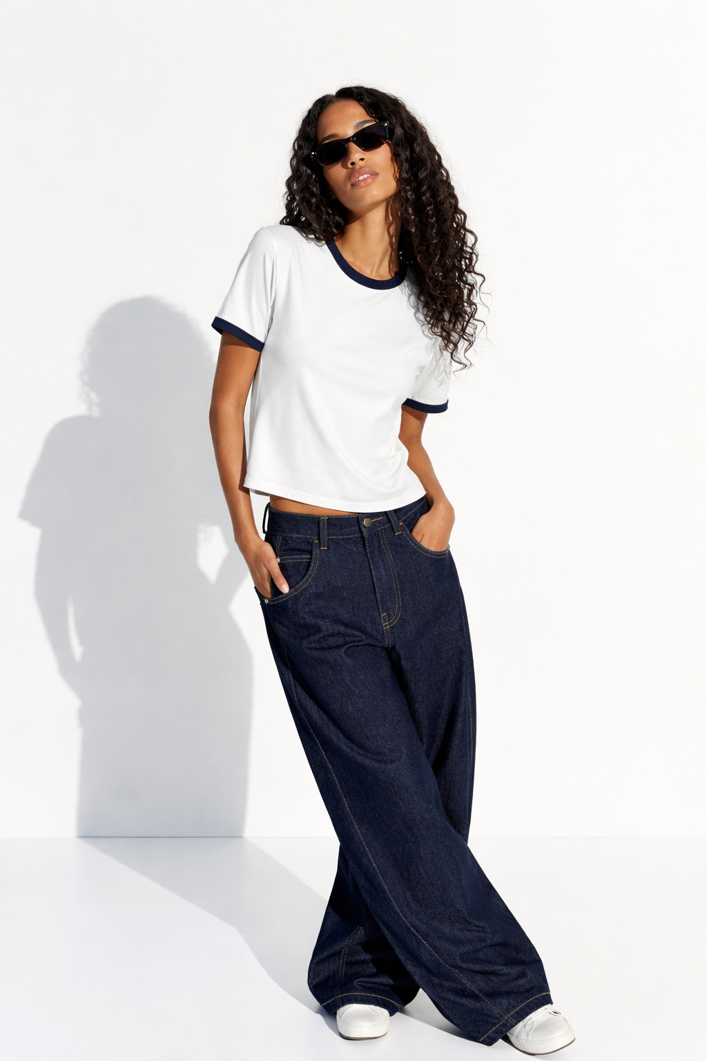 Camiseta Ringer Blanca con Ribete en Contraste